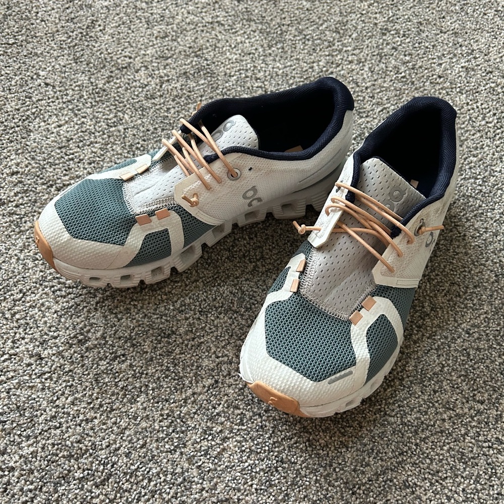 On Running Cloud 5 White and teal Sneakers - Picture 6 of 8